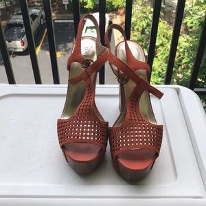 Bakers platform heel